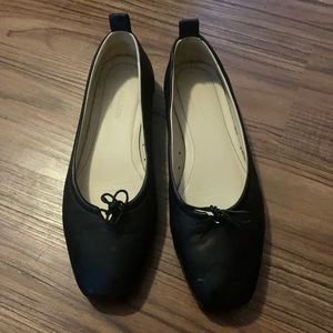 Everlane black ballet flats size 7.5
